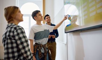 Vai alla notizia Connessioni Digitali: un nuovo percorso per rafforzare le competenze digitali a scuola